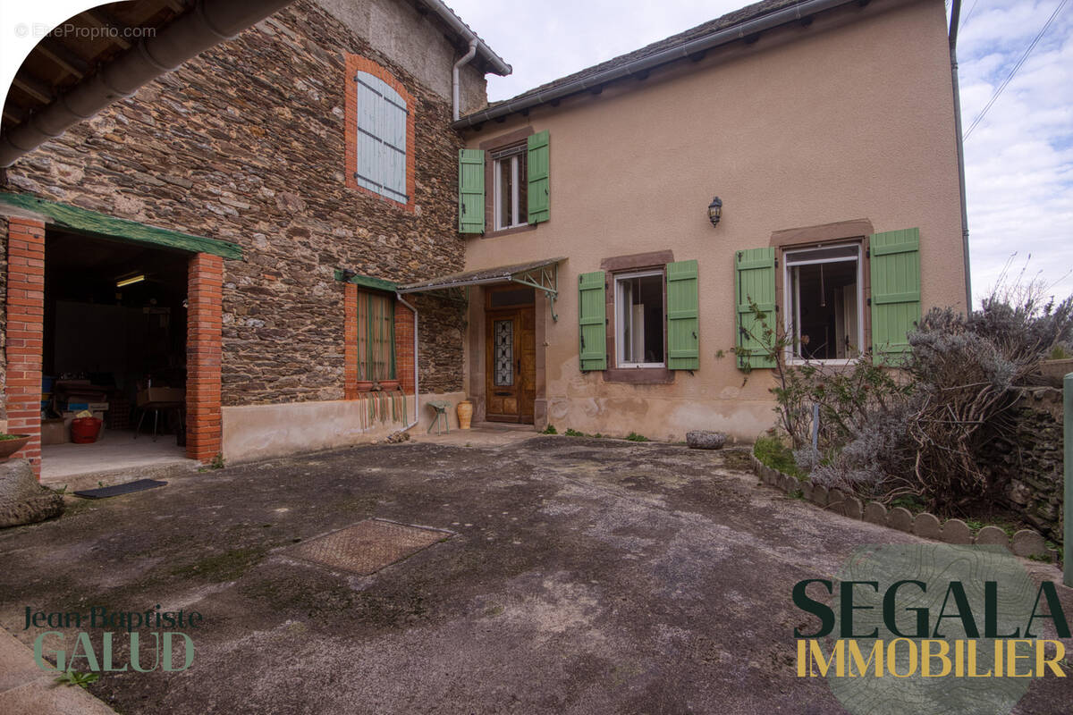 Maison à SAINTE-GEMME