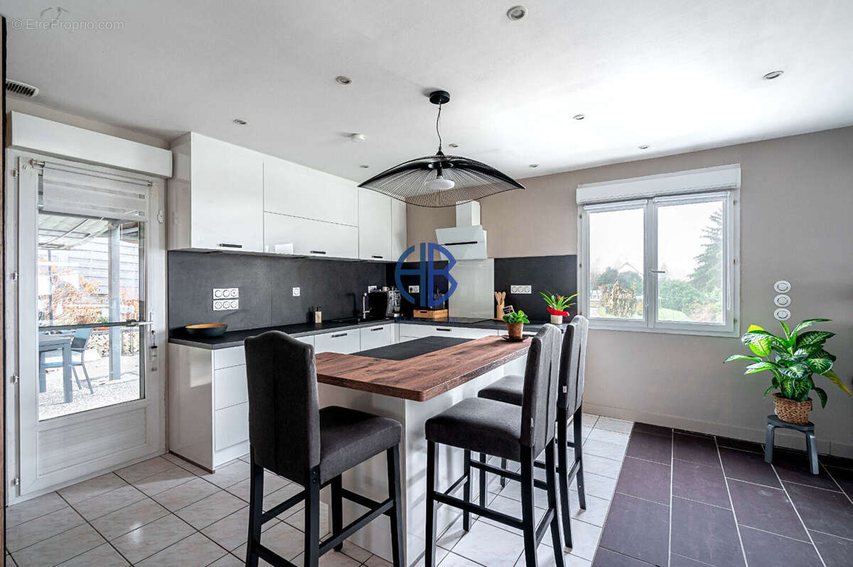 Maison à SAINT-CHEF