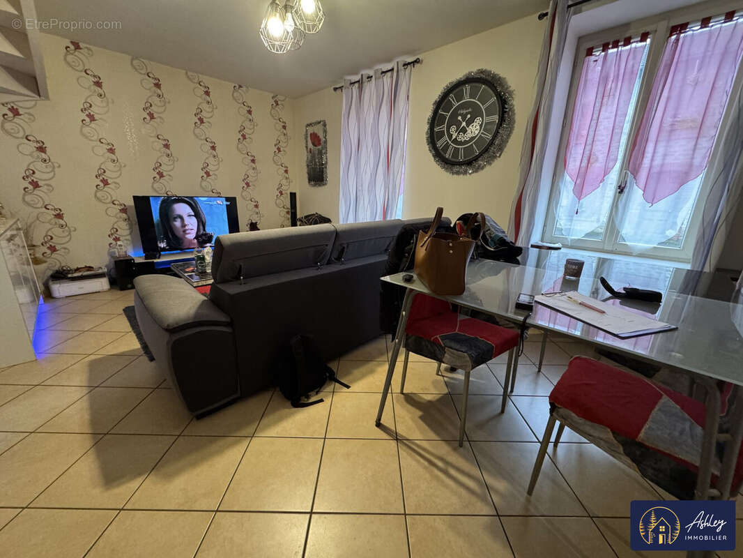 Maison à YDES