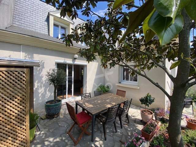 Maison à SAINT-MAUR-DES-FOSSES