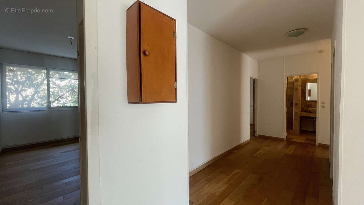Appartement à MARSEILLE-6E