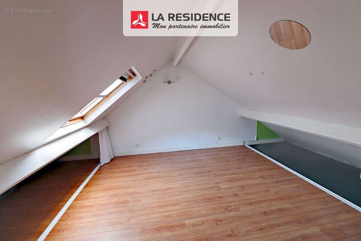 Maison à MAURECOURT