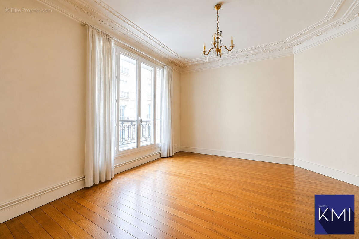 Appartement à PARIS-11E
