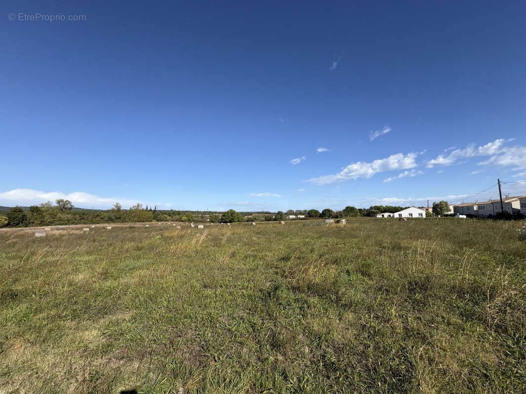 Terrain à CLARENSAC