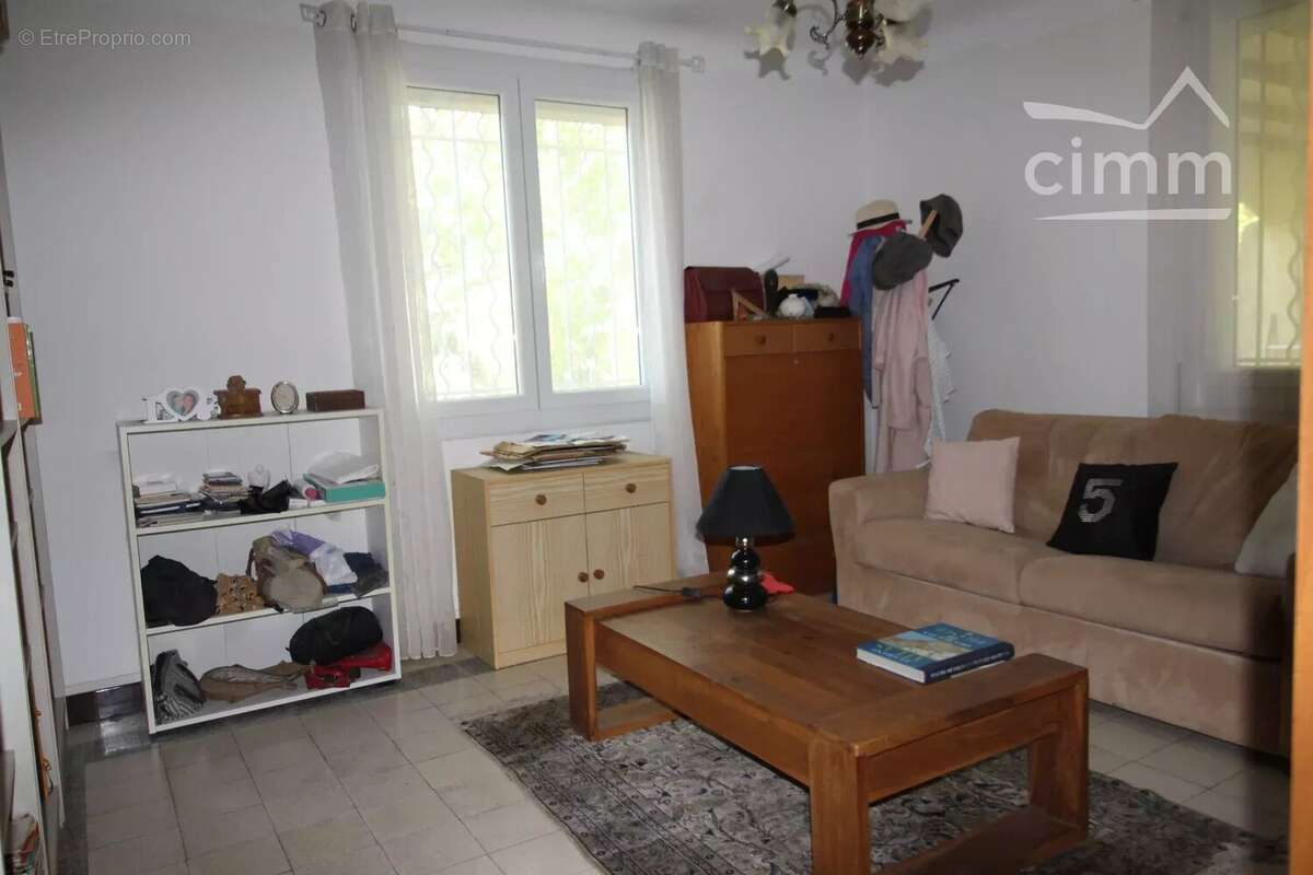 A vendre villa de 212 m² habitables avec un logement en rez de chaussée sur terrain de 5340 m² - photo 4