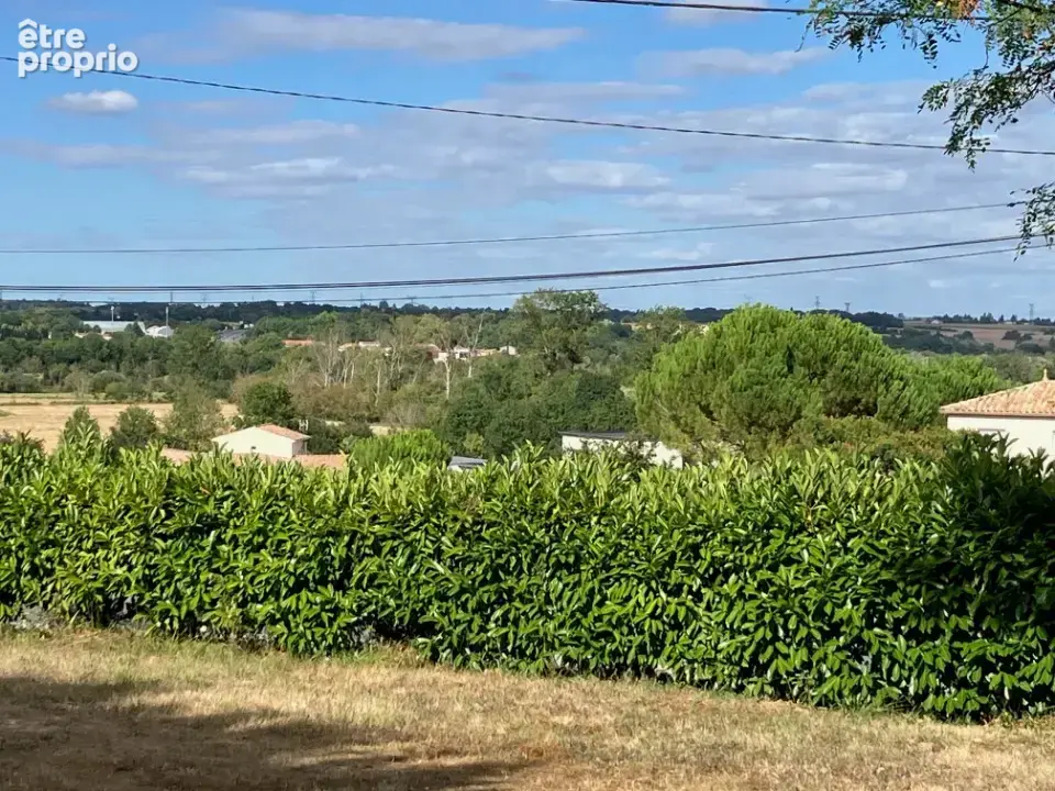 Terrain 1 200 m² à vendre à Saintes (17100) - photo 2