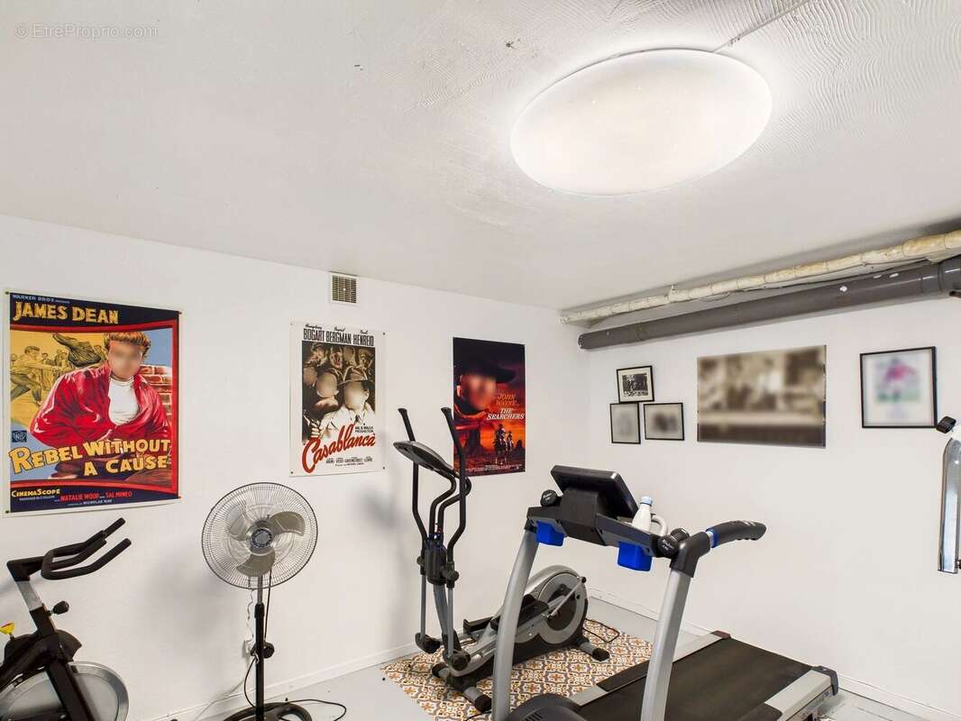Belle Maison Présentée avec Appartement d’Amis, Piscine et Jardin Clos - photo 18