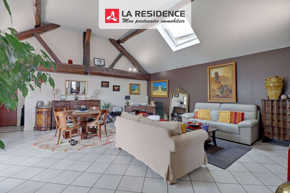 Maison à JOUY-LE-MOUTIER