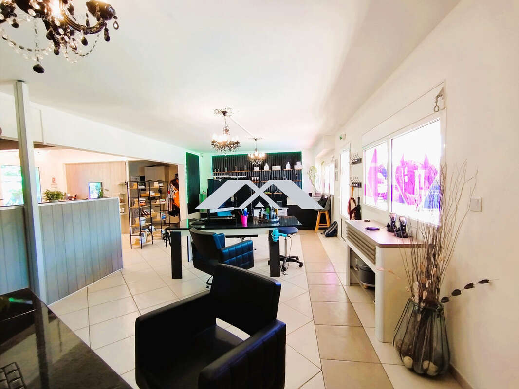 ZONE COUPE COIFFURE - Autre à SAINTE-MARIE