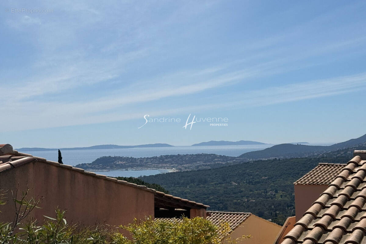 Appartement à LA CROIX-VALMER