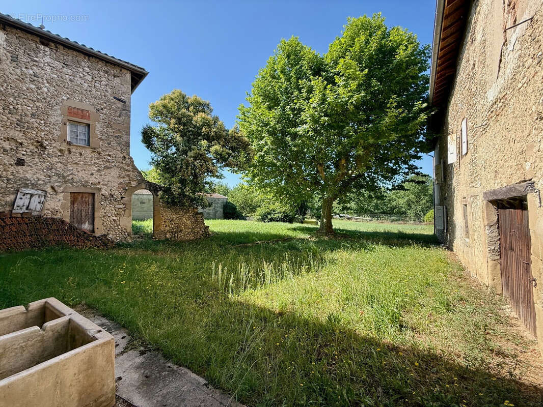 Maison à CHATILLON-SAINT-JEAN
