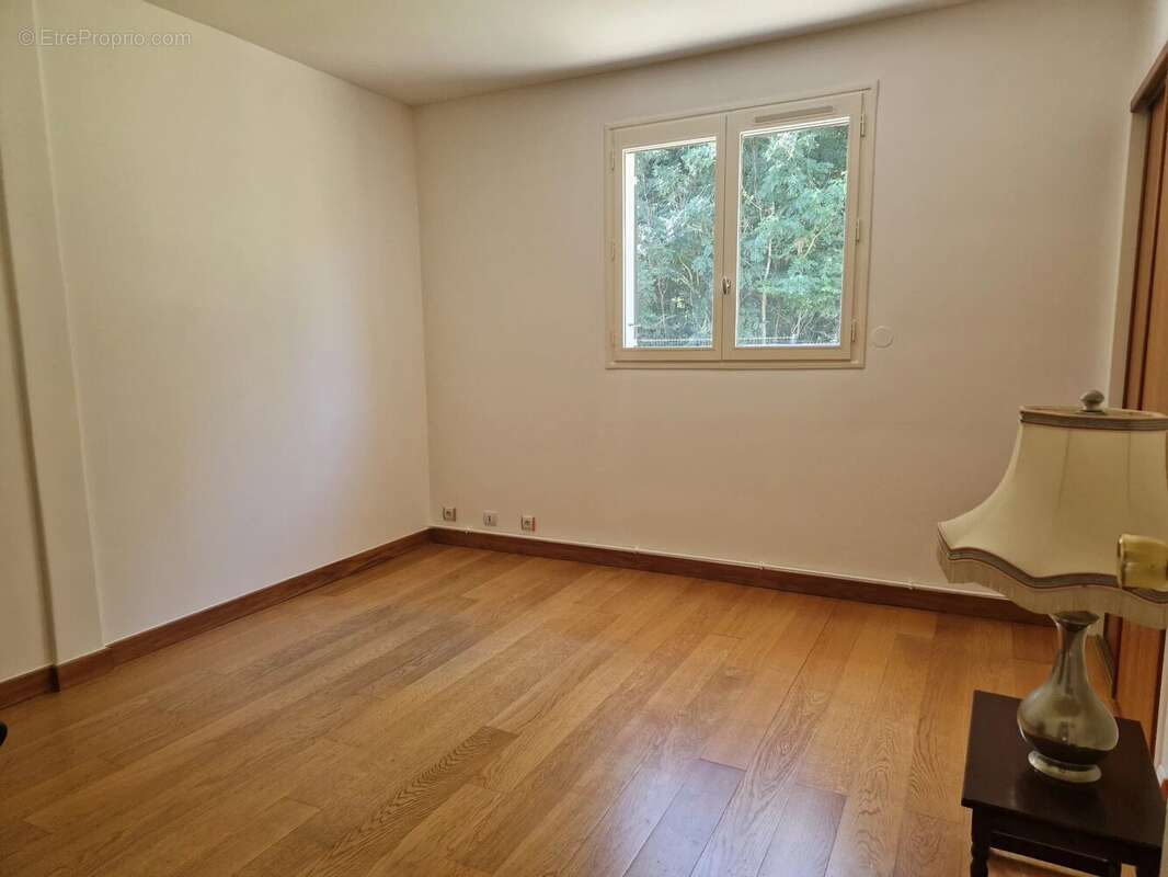 Maison à VOISINS-LE-BRETONNEUX