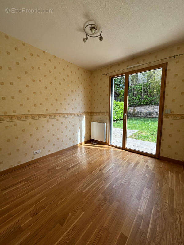 Appartement à LIMAS