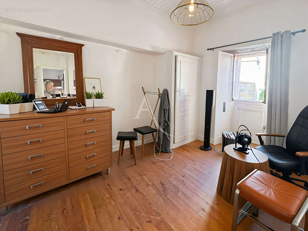 Maison à PUY-L&#039;EVEQUE