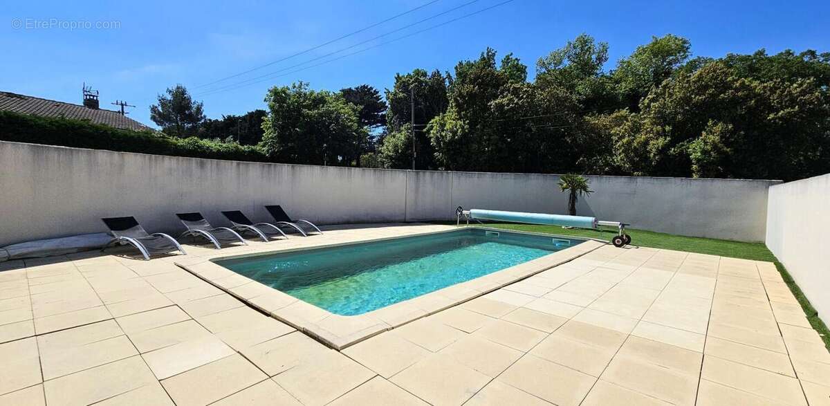 Maison à SAINT-MONTAN