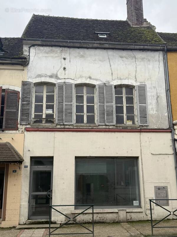 Maison à BRIENON-SUR-ARMANCON
