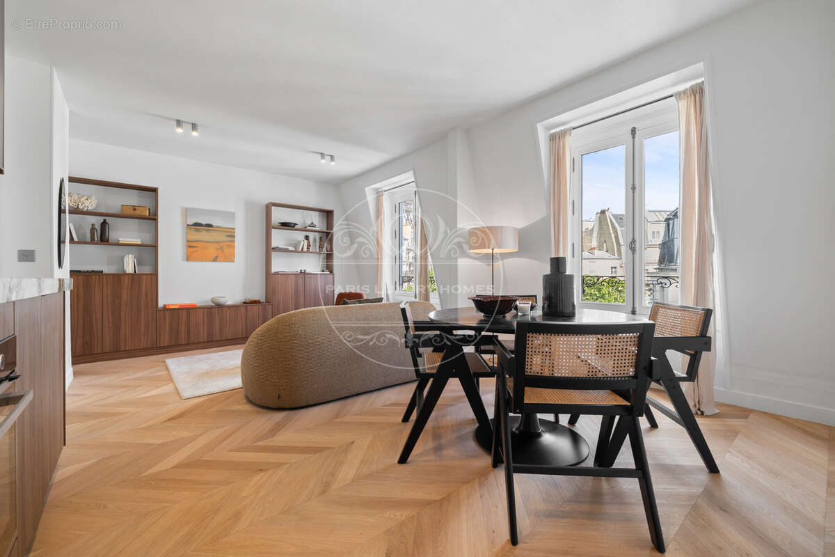 Appartement à PARIS-7E