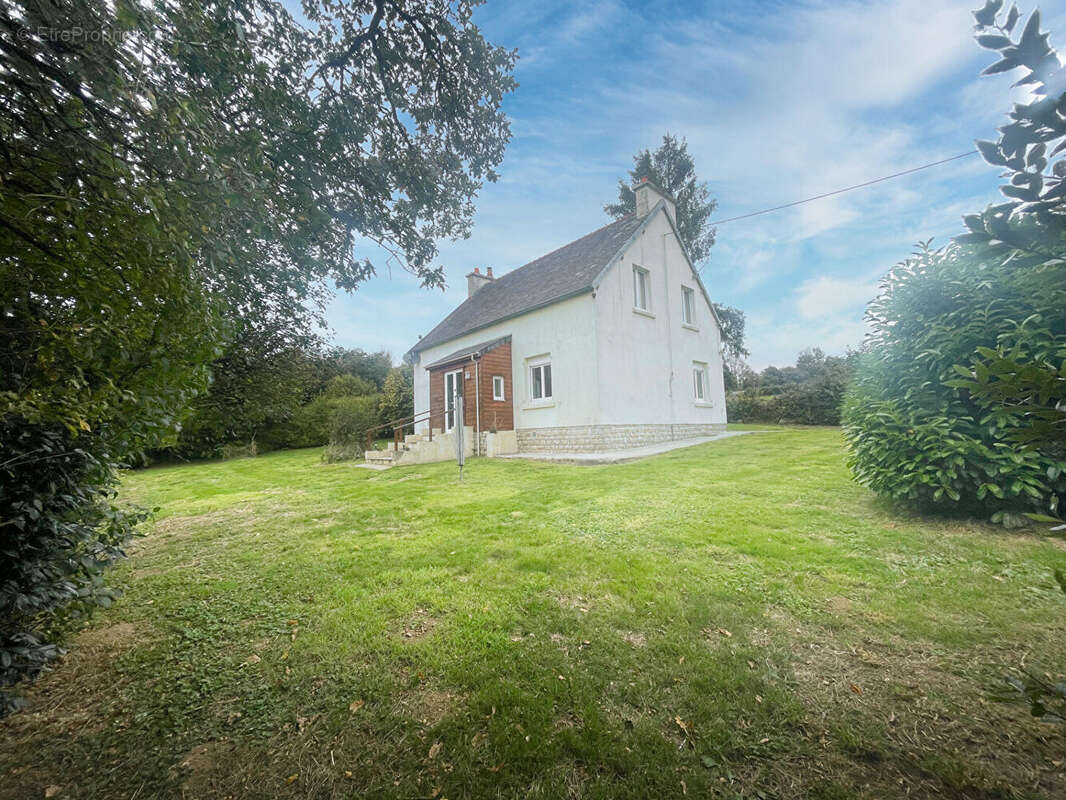 Maison à HUELGOAT