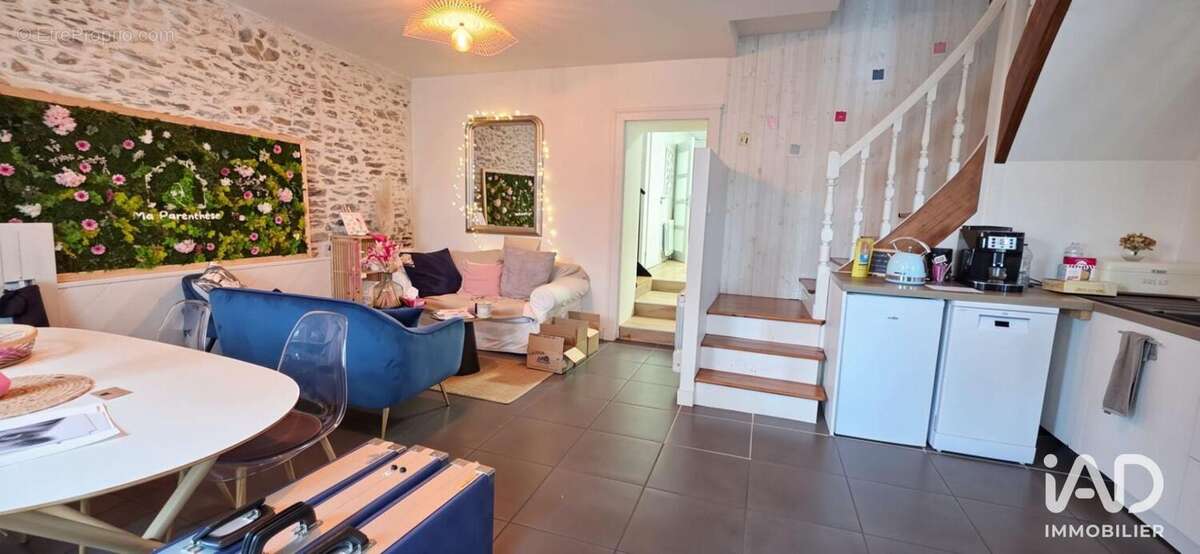 Photo 2 - Commerce à BASSE-GOULAINE