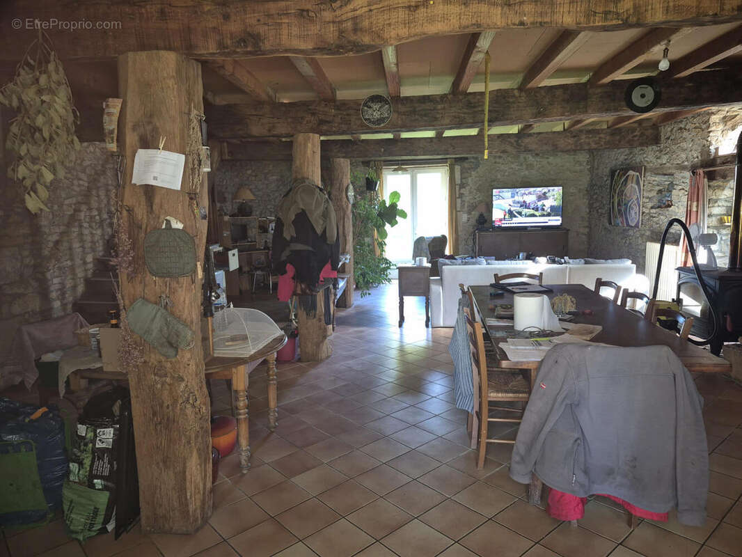 20251007_154005 - Maison à SAINT-MARTIAL-DE-VALETTE