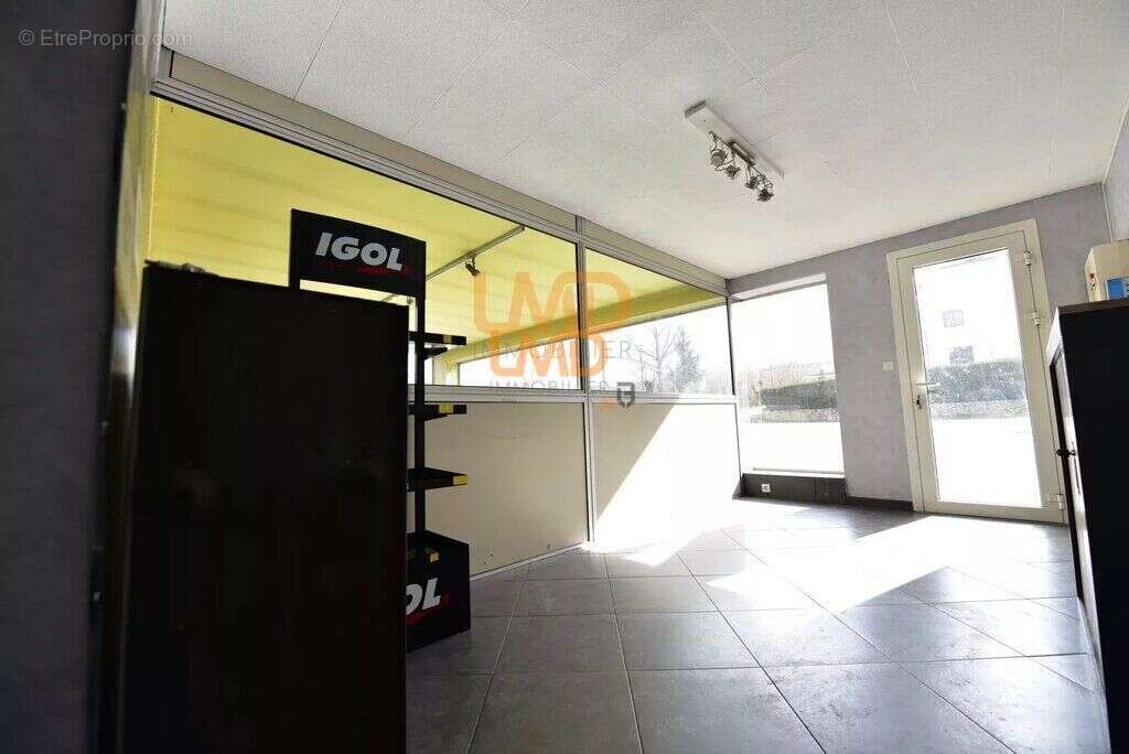 Commerce à SALLES-CURAN