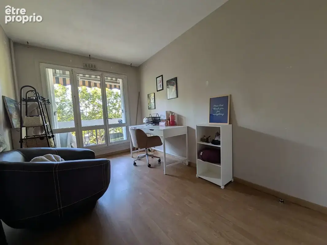 Bel appartement f4 ?- 3 chambres, balcon, parking et cave - photo 9