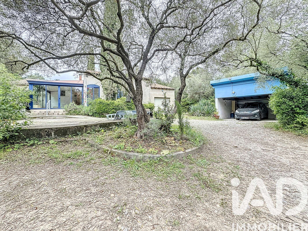 Maison 135 m² à Saint-Jean-De-Cornies  - photo 8