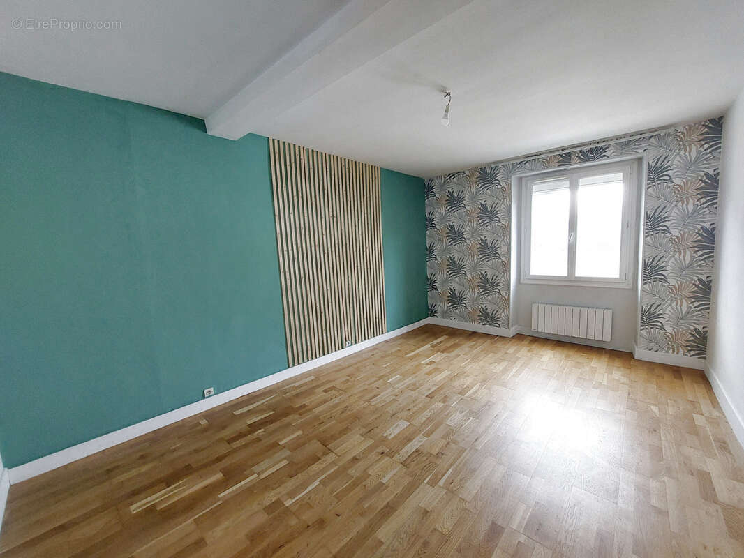 Maison à ARGENTRE-DU-PLESSIS