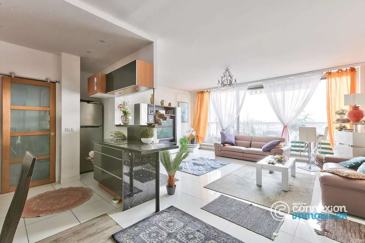 Appartement à PARIS-16E