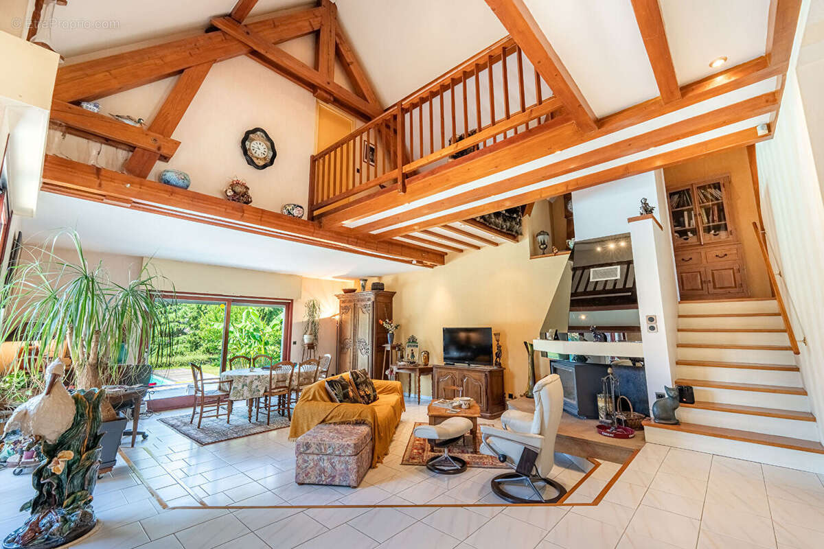 Grésy-sur-Aix - Villa familiale avec piscine sur terrain de 2 390 m² - photo 4