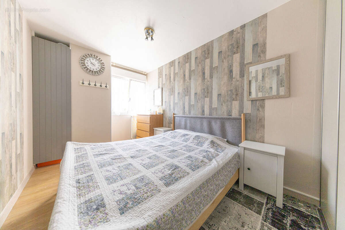 Appartement 4 pièces - beaux volumes, lumineux et proches des commodités - photo 7