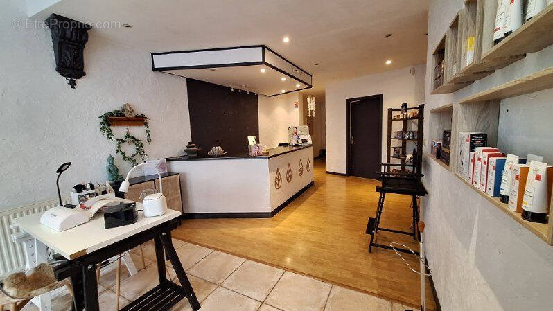 Commerce à CONDE-SUR-L&#039;ESCAUT