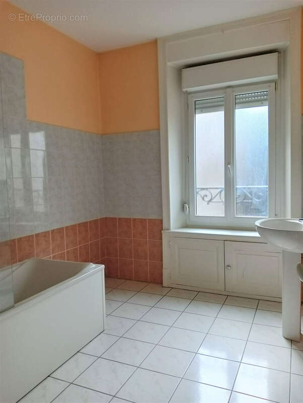 Maison à FOUGEROLLES