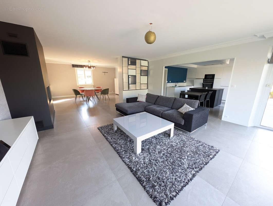 Maison à VERN-SUR-SEICHE