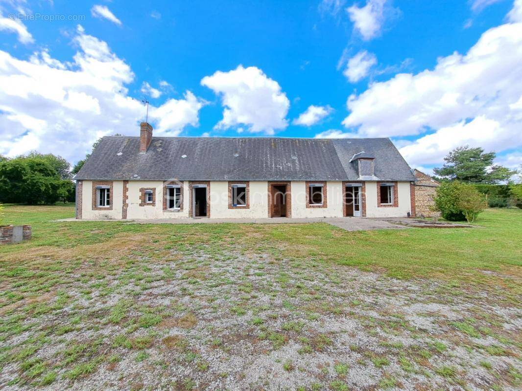 Maison à SAINT-SYMPHORIEN-DES-BRUYERES