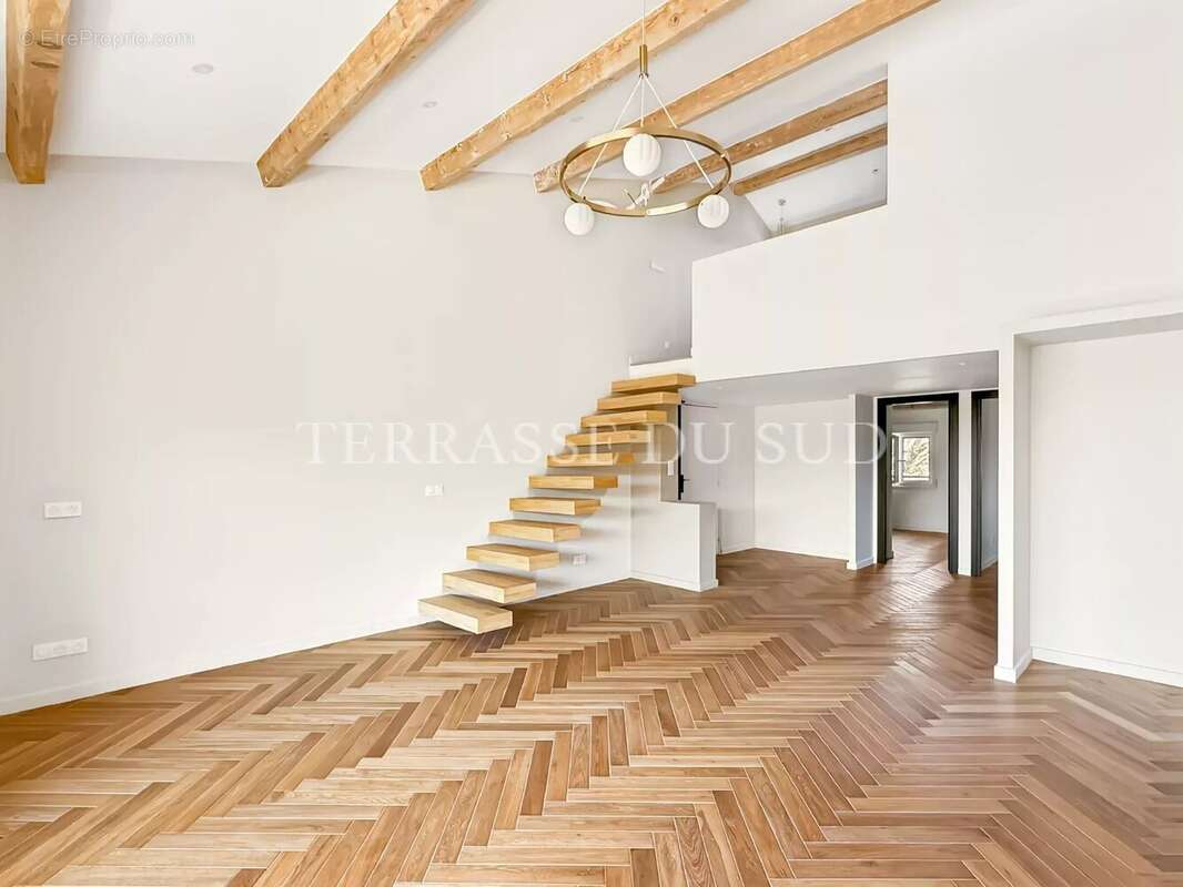 Appartement à MARSEILLE-8E