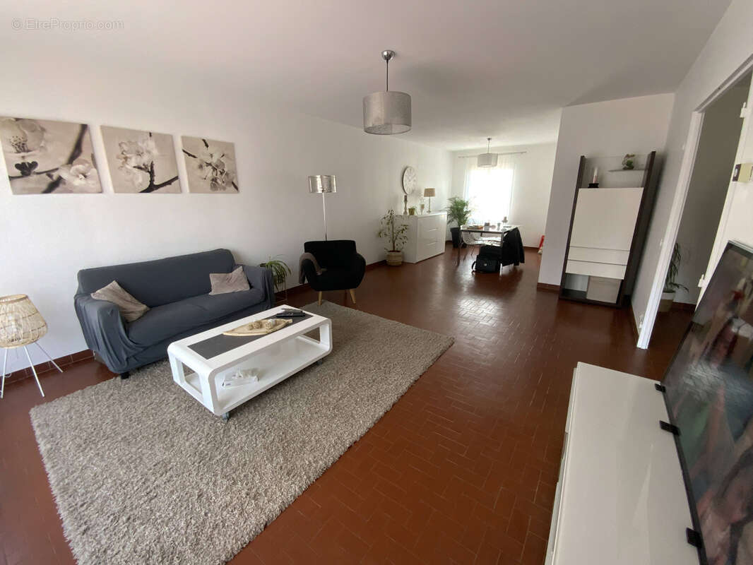 Maison à SAINT-BONNET-DE-MURE