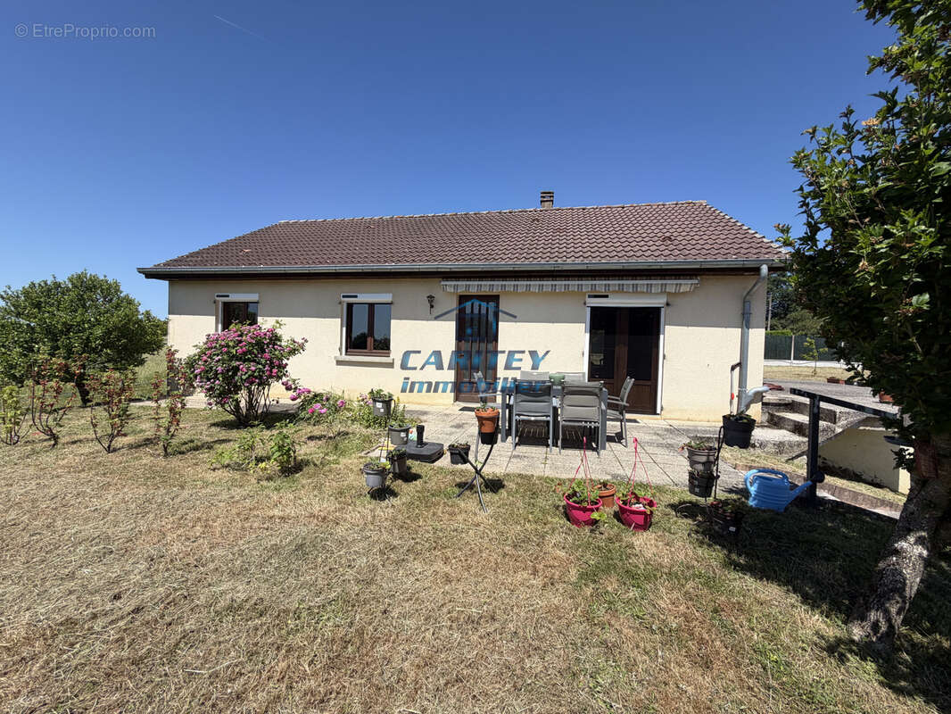 Maison à VY-LES-LURE