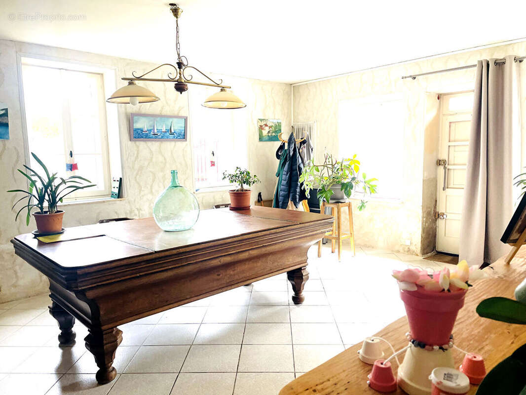 Longère en pierre 180 m² avec dépendances / Charme de l'ancien à Cussay - photo 4