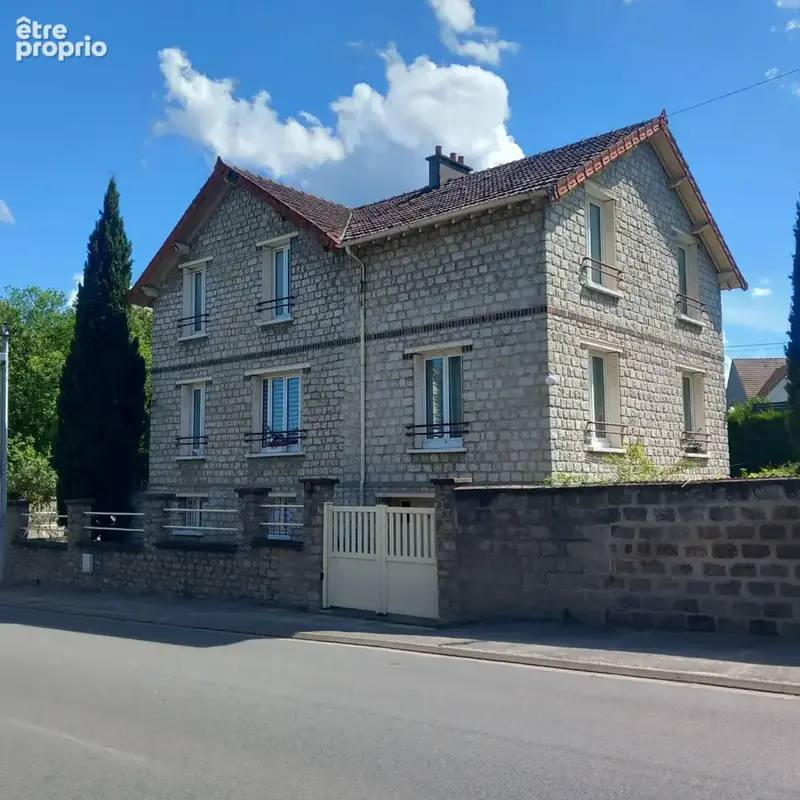 Spacieuse Maison  (143 m²)  en vente à SAINT PIERRE LES NEMOURS - photo 1