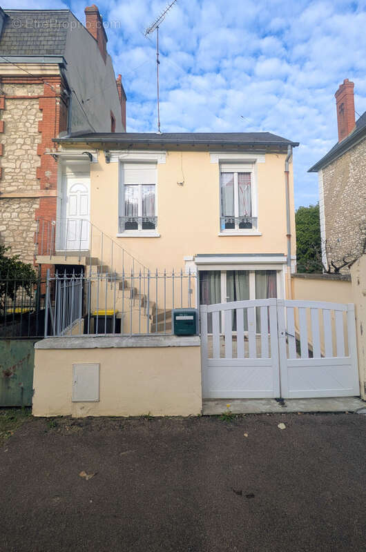 Maison à CHALETTE-SUR-LOING