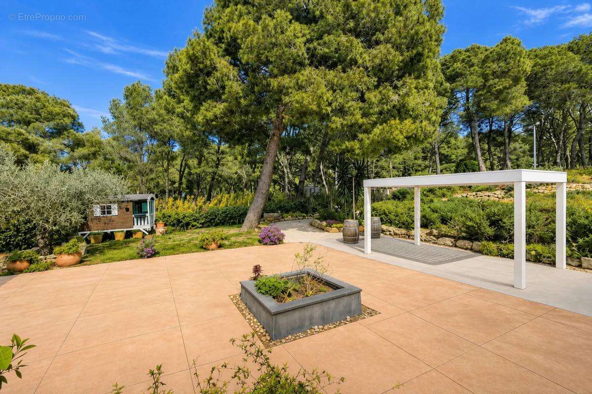 Armissan, propriété de 224 m2 dans un cadre naturel exceptionnel - photo 27