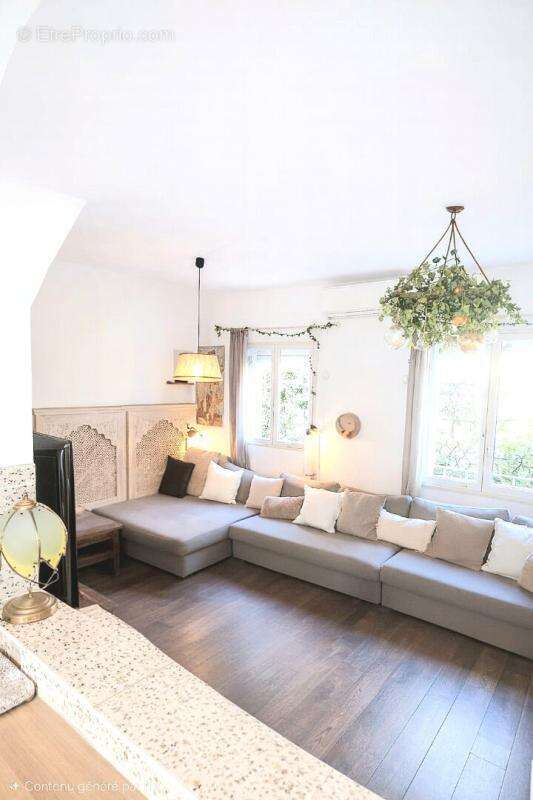 Maison La Seyne Sur Mer 6 pièce(s) 160 m2 a 489000 EUR - photo 9