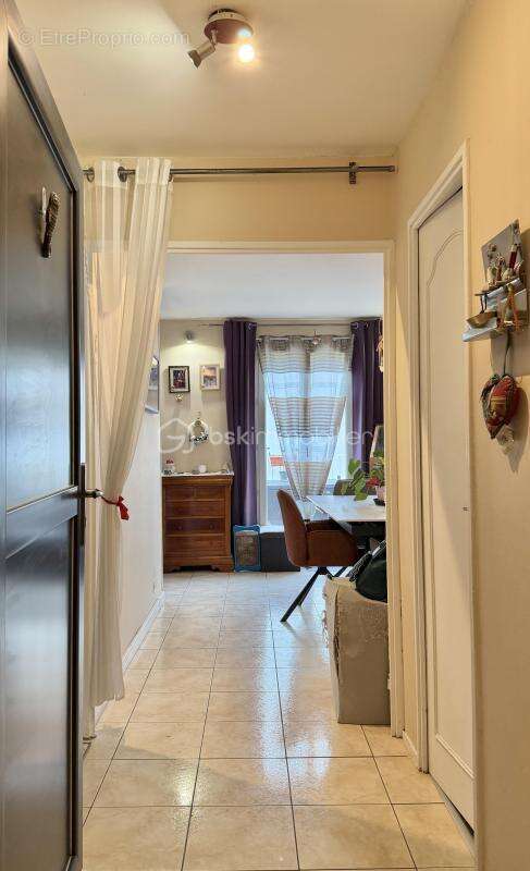 Appartement à EMERAINVILLE