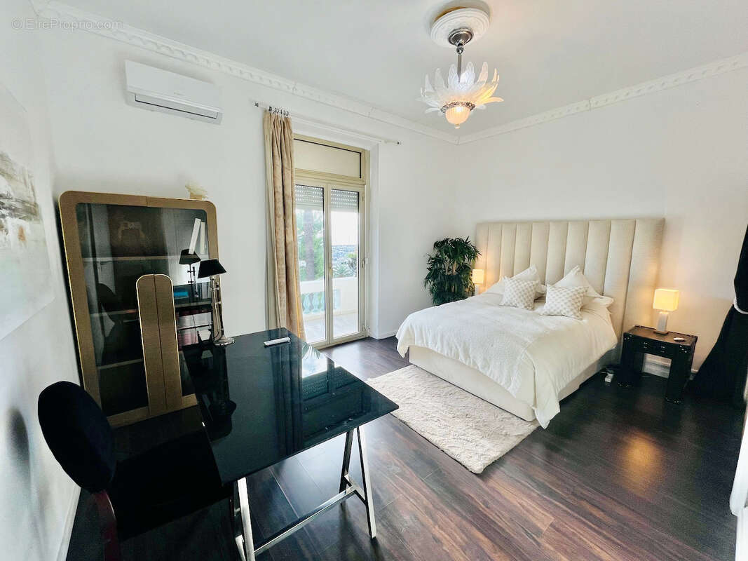 Résidence Bourgeoise, appartement d'exception 2 pièces 70M2, dernier étage, vue mer, terrasse 25M2, balcons, p - photo 6