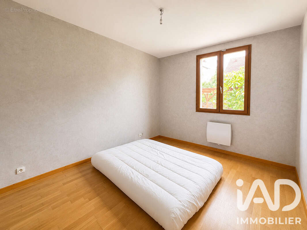 Maison 103 m² à Argenteuil  - photo 6