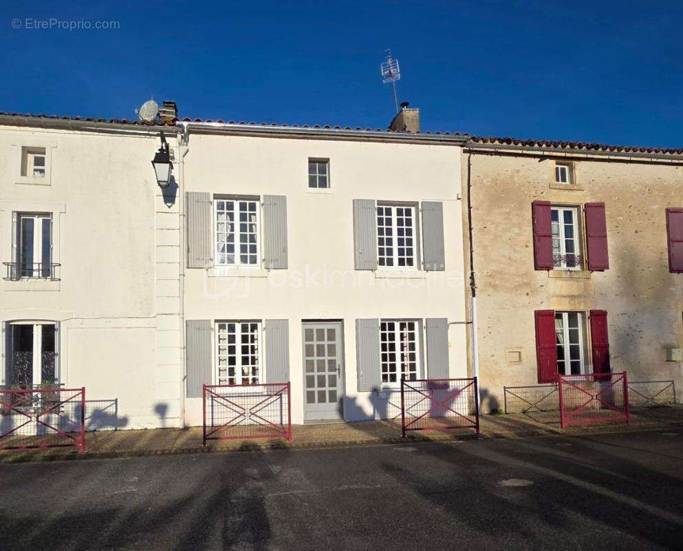 Maison à LE BUSSEAU