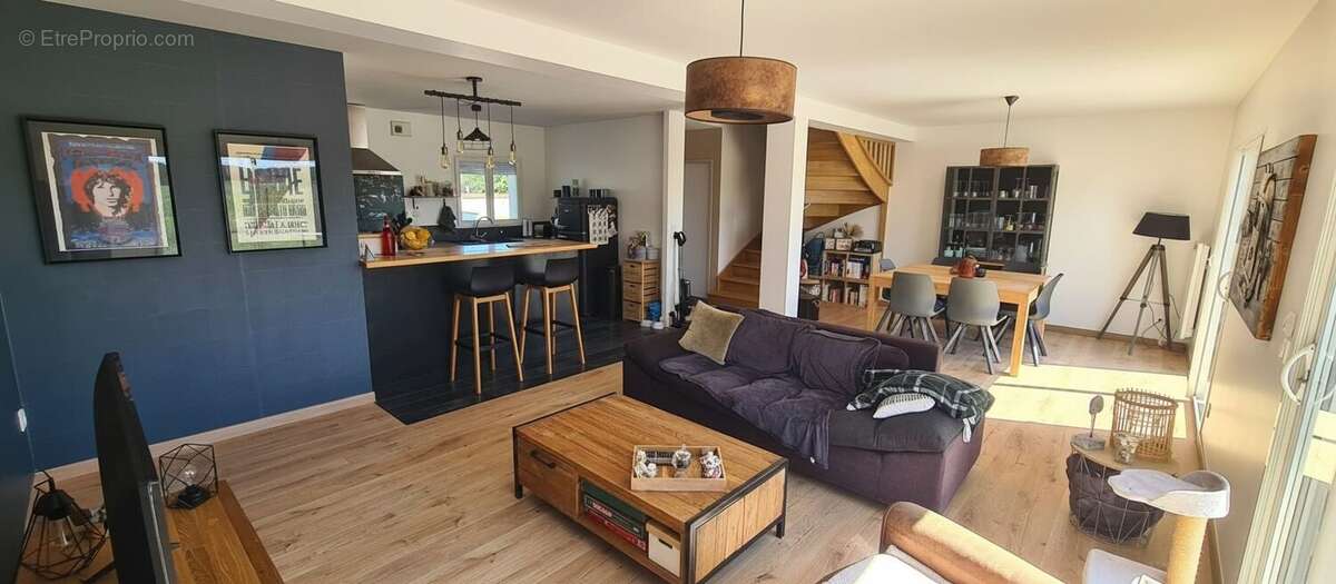 Maison 111 m² à Sainte-Soulle  - photo 2