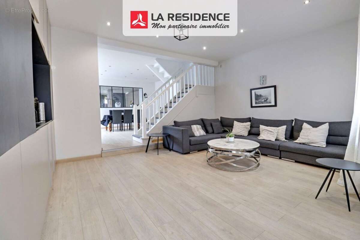 Maison 178 m² à Alizay  - photo 2
