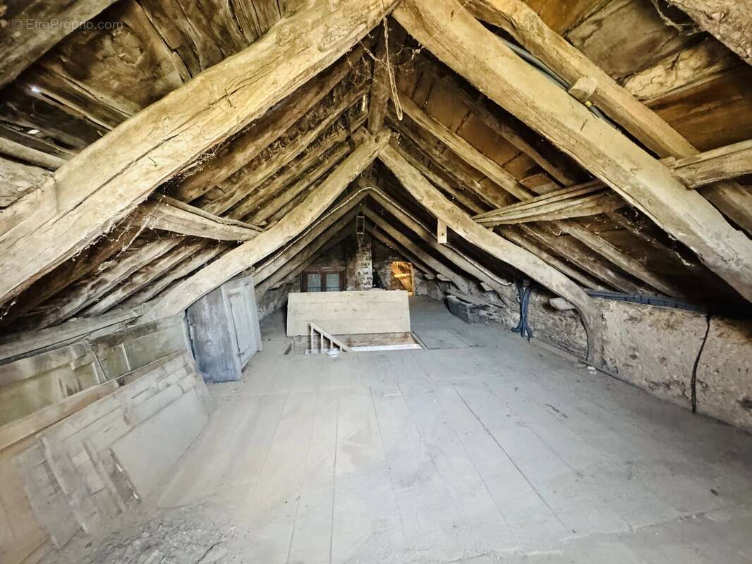 Charmant ensemble de bâtiments en pierre avec vue et terrain au bord de la rivière (non attenant) - photo 15